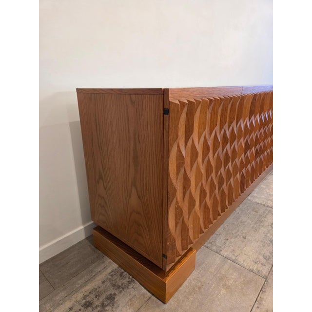 Large Brutalist Oak Sideboard from Aurora, 1975 For Sale - Image 9 of 16