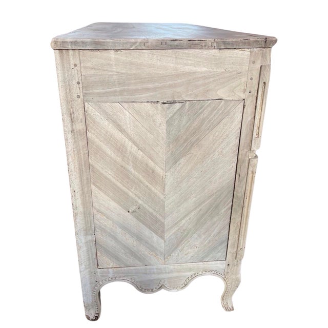 Late 18th Century 18th Century Bleached French Walnut Louis XVI Chest of Drawers / Commode For Sale - Image 5 of 12