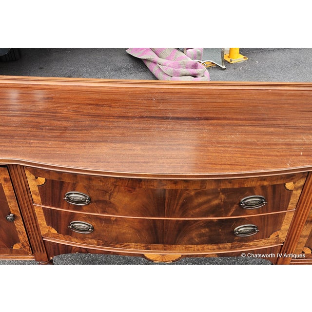 Antique 1930s Banded Mahogany Sheraton Style Dining Room Sideboard For Sale In New York - Image 6 of 15
