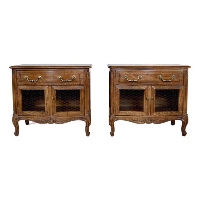 Henredon French Provincial Nightstands, Carved Oak & Brass, 1980s, Usa For Sale