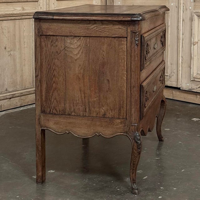 19th Century Louis XV Country French Oak Commode For Sale - Image 13 of 18