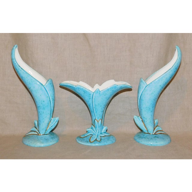 Turquoise Early 20th Century Vintage Turquoise Ceramic Garniture Set- 3 Pieces For Sale - Image 8 of 8