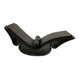 Modern Oscar Niemeyer Chaise Lounge For Sale