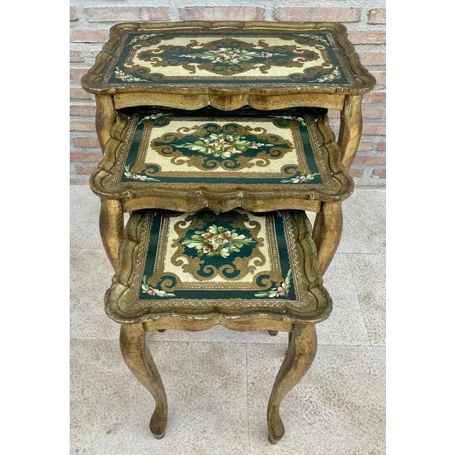 Gold Italian Florentine Neoclassical Nesting Tables in Giltwood, 1960s, Set of 3 For Sale - Image 8 of 13