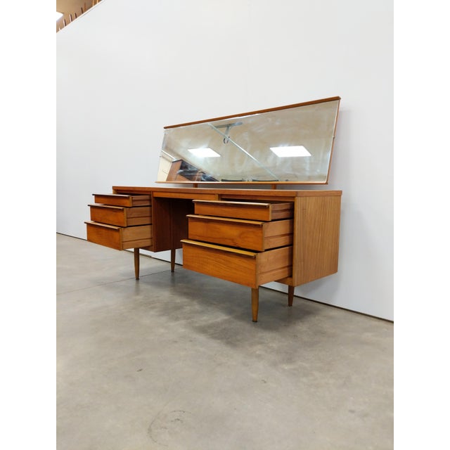 Mid-Century Modern Vintage Mid Century Modern Teak Dressing Table / Desk With Mirror by Austinsuite For Sale - Image 3 of 8