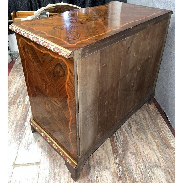 Wood Louis XV Style Bombé Commode in Rosewood and Palisander Marquetry, 1880 For Sale - Image 7 of 8