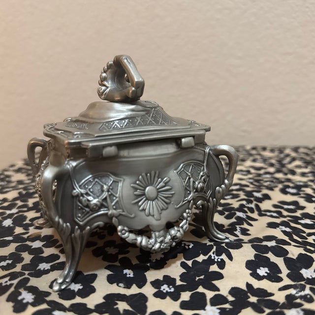 Shabby Chic Vintage Art Nouveau Style Embossed Metal Trinket Jewelry Box For Sale - Image 3 of 9