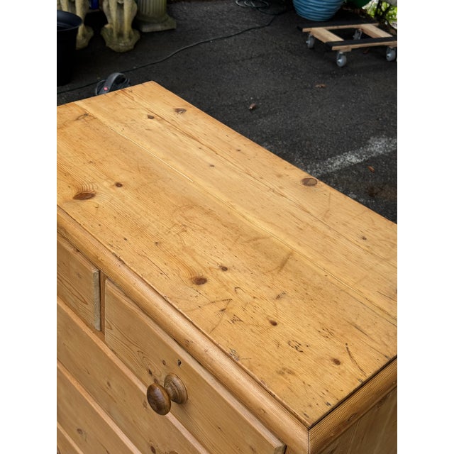 19th Century English Pine Chest For Sale In Nashville - Image 6 of 12