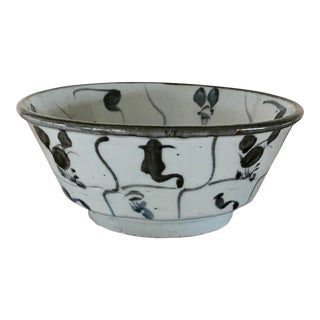Chinese Ming Period Minyao Porcelain Blue and White Footed Bowl For Sale