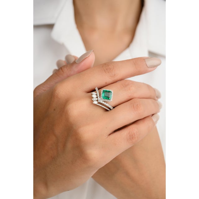 Aristocrat Creative Design Emerald & Diamond Ring in 18k White Gold Size 6.5 For Sale In New York - Image 6 of 12