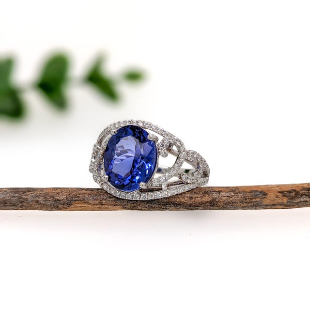 Statement 5.4Ct Tanzanite Ring With Natural Diamonds: Solid 14k Gold, 12x10mm, Size 6.75 For Sale - Image 4 of 6