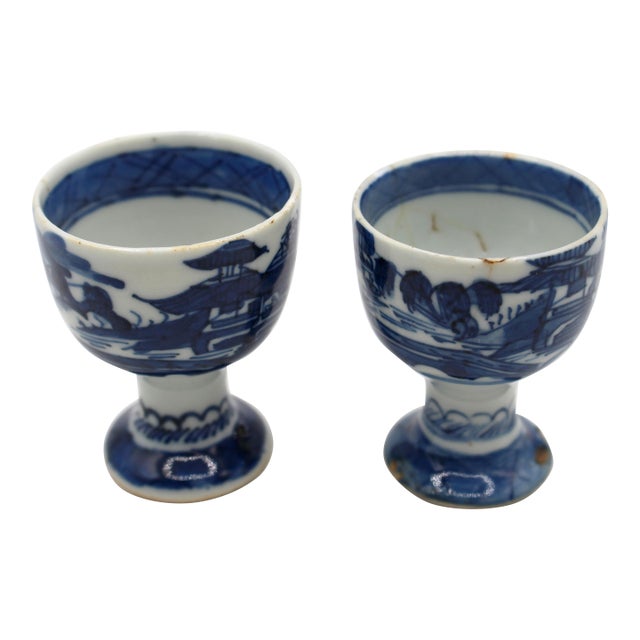 Early 19th Century Chinese Export Blue Canton Pair of Egg Cups For Sale