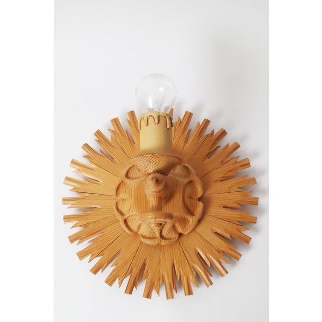 Hand-Crafted Pine Wood Starburst Sun Wall Lamps, Italy, 1980s, Set of 2 For Sale - Image 8 of 18