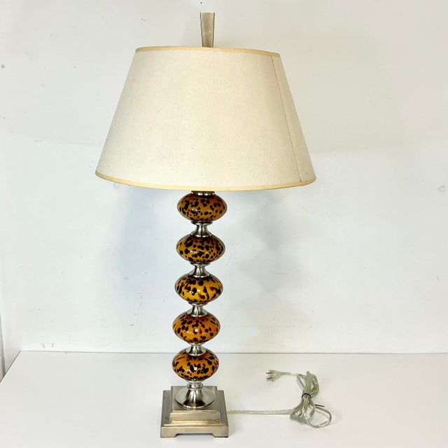 1980s Vintage Boho Chic Hollywood Regency Murano Style Tortoise Glass Stacking Bulbs Table Lamp For Sale - Image 10 of 13
