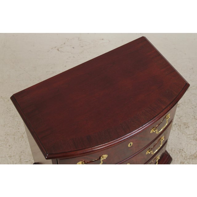 Wood Pair of Thomasville Mahogany Nightstands For Sale - Image 7 of 14