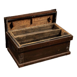 Early 20th Century Early American Wooden Trunk For Sale