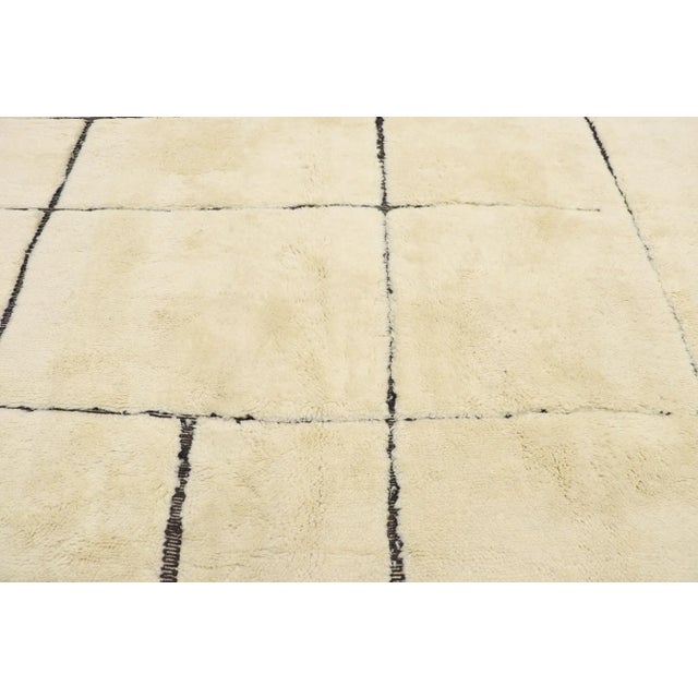 Berber Tribes of Morocco Organic Modern Beni Mrirt Moroccan Rug - 09'10 X 12'09 For Sale - Image 4 of 9