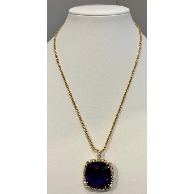 Contemporary 110Ct Cushion Amethyst & 5 Ct Diamond Pendant Necklace 14 K Yellow Gold + Chain For Sale - Image 3 of 18