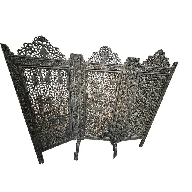 1900s Heavily Carved Anglo Indian 3 Panel Screen Room Divider. For Sale - Image 10 of 10