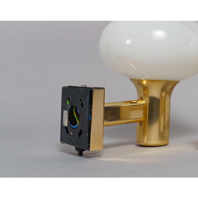 1970s Vintage British Gold and Opaline Glass Wall Lamps, 1970s, Set of 2 For Sale - Image 5 of 7