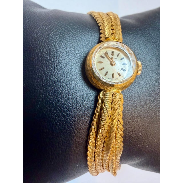 Gold Corum. A lady's 18K gold Multiple Chain bracelet watch 38.5 Gm, 7.25 " Vintage For Sale - Image 8 of 18