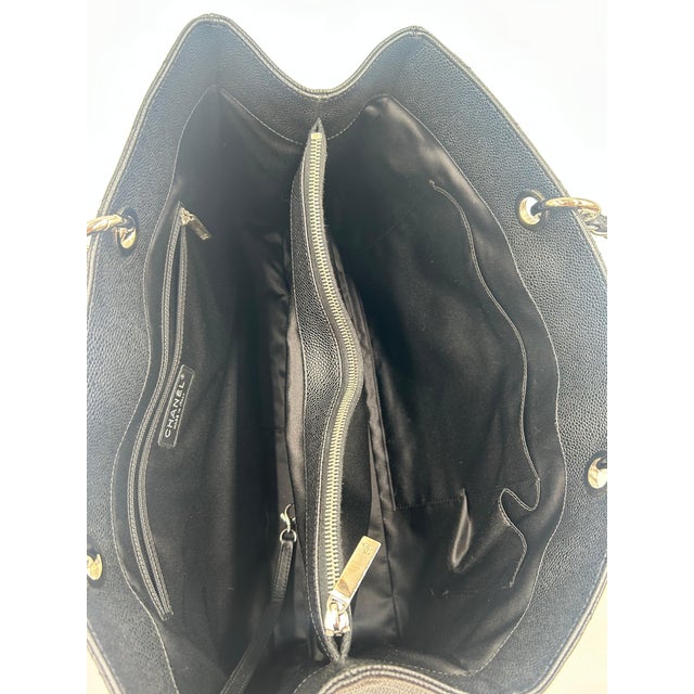 Chanel Chanel Black Quilted Leather Tote Bag For Sale - Image 4 of 12