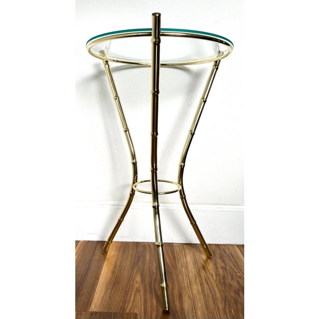 Baker Furniture Company Vintage 23" Faux Bamboo Brass-Tone Metal & Glass Plant Stand – Hollywood Regency / Chinoiserie For Sale - Image 4 of 12