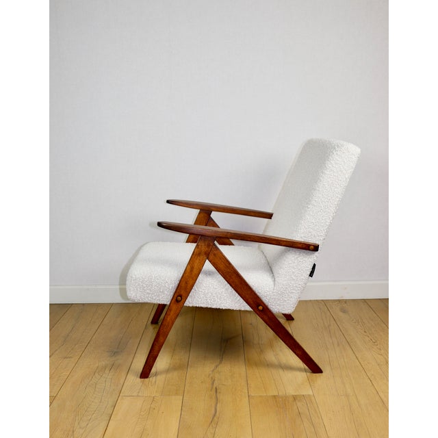 Vintage B-310 VAR Armchair in White Bouclé and Wood, 1970s For Sale - Image 9 of 12