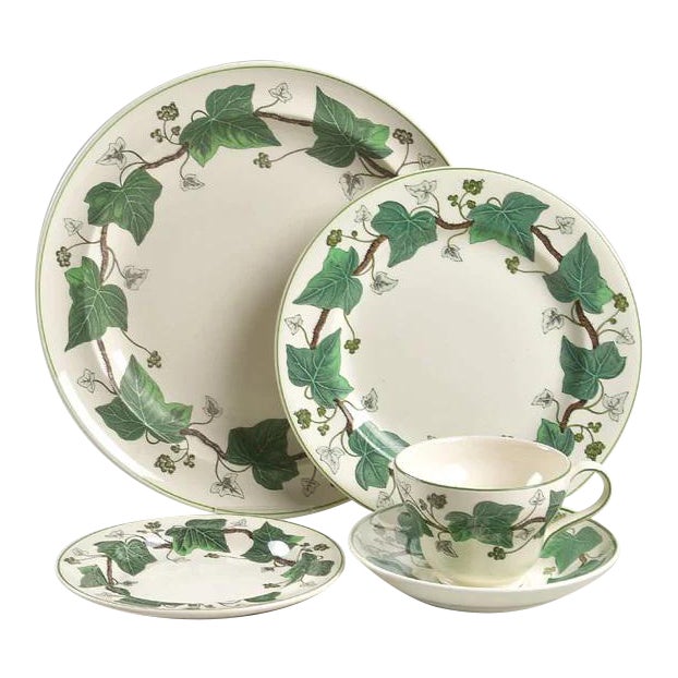Napoleon Ivy Green Queen S Ware By Wedgwood Dinner Salad And Bread Plates Set For 8 40 Pieces Chairish