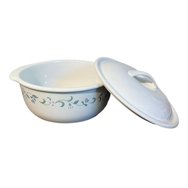 Farmhouse Vintage 1.5 & 2.5 Qt Round Covered Casserole Dishes Set - Country Cottage (Corelle) For Sale - Image 3 of 7