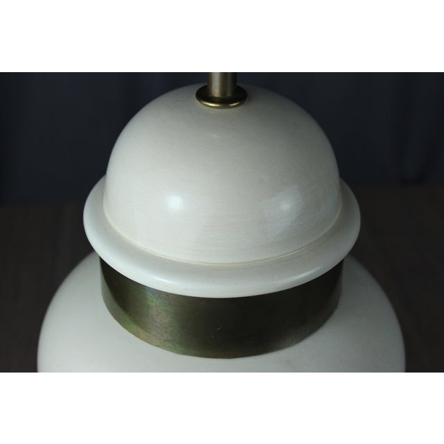 Antique White 1980s Ceramic Ginger Jar & Brass Table Lamp by Chapman For Sale - Image 8 of 12