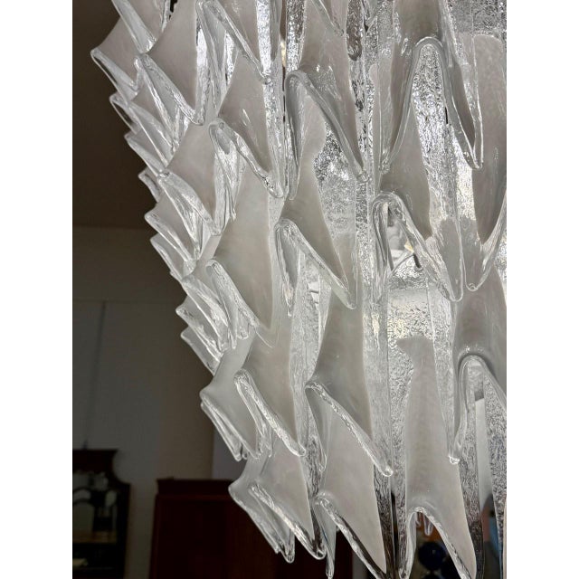 Glass Italian Sculptural Murano Glass Chandelier in White and Clear Glass, 2000s For Sale - Image 7 of 11