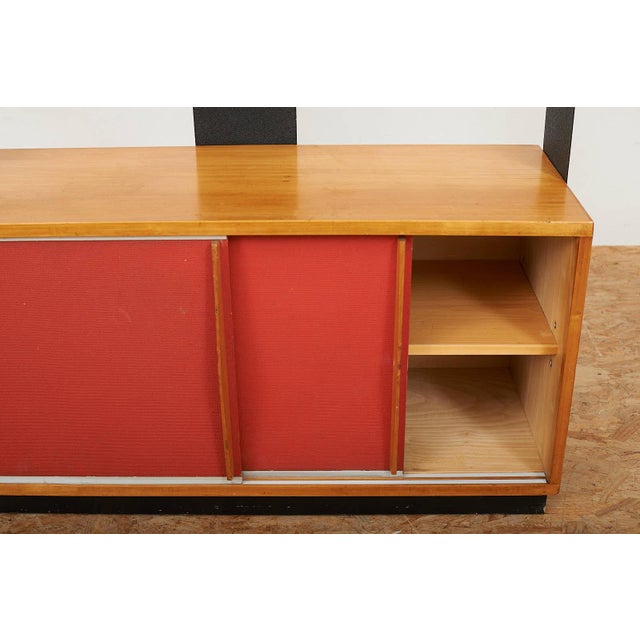 Model 132 in Birch Veneer with Sliding Doors by Wilhelm Kienzel for Embru, 1930 For Sale - Image 6 of 10