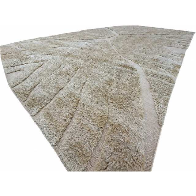 Restoration Hardware Rh Tarras Wool Rug – 10' × 14' Wheat | 100% Hand-Spun Wool | Hand-Knotted | Sculptural High-Low Texture For Sale - Image 4 of 18