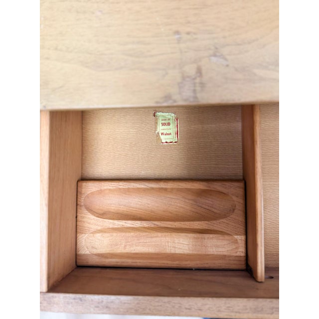 Vintage Davis Cabinet Co MCM Atomic 8 Drawer Dresser With Wood Pulls Clean Lines For Sale - Image 14 of 15