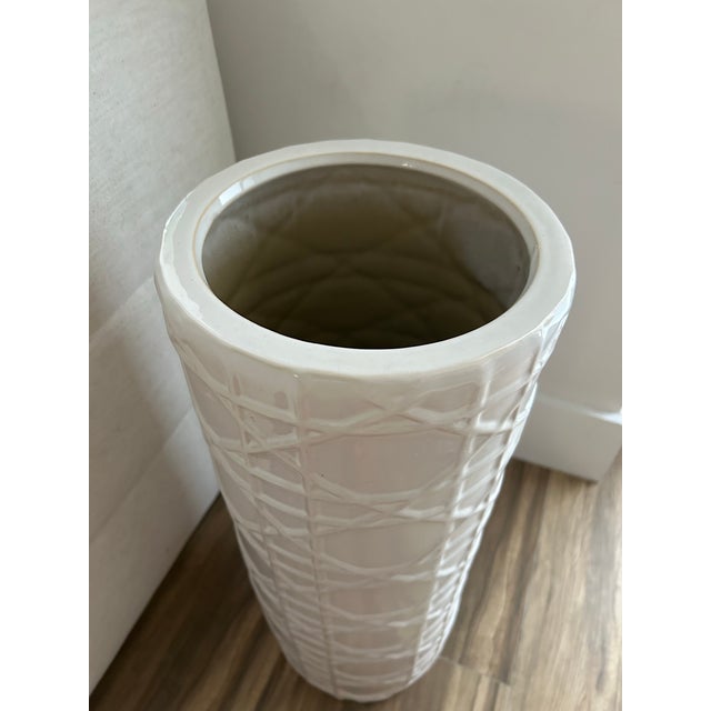 Early 21st Century Vintage Chinoiserie White Ceramic ‘Faux Cane’ Umbrella Stand For Sale - Image 5 of 9