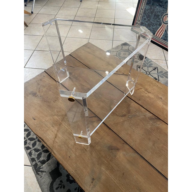 Triangular Acrylic Glass Side Table in the style of David Lange, 1970s For Sale - Image 16 of 18