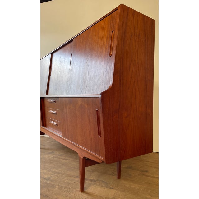 1960s Mid-Century Modern Danish Teak Highboard with Sliding Doors and Drawers, 1960s For Sale - Image 5 of 18