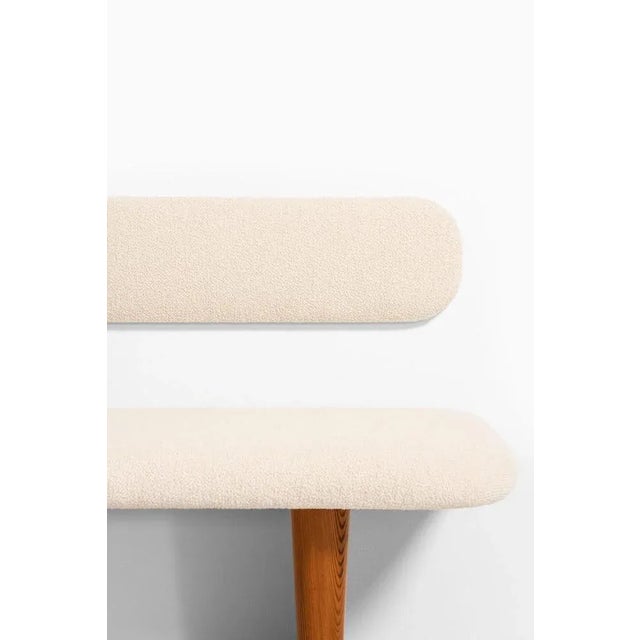 Bench in Pine & in White Bouclé Fabric by Birger Hahl, 1947 For Sale - Image 3 of 7