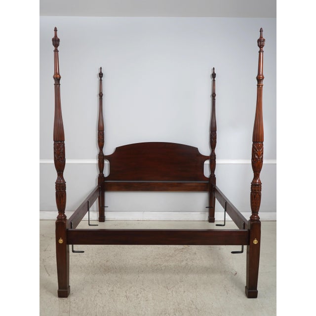 Age: Approx: 30 Years Old Details: Finish no.29 High Quality Construction Traditional Style Queen Size Bolted Rail...