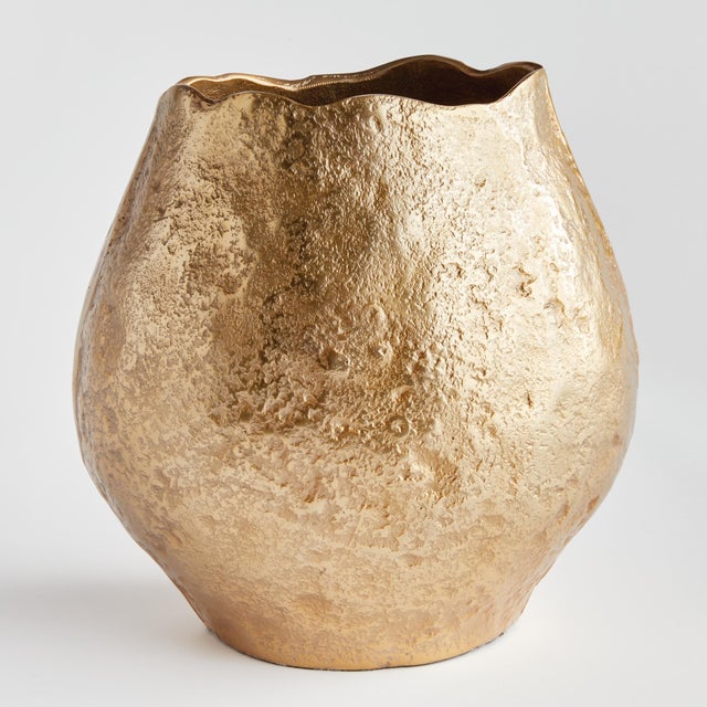 Contemporary Harlin Short Vase For Sale - Image 3 of 4
