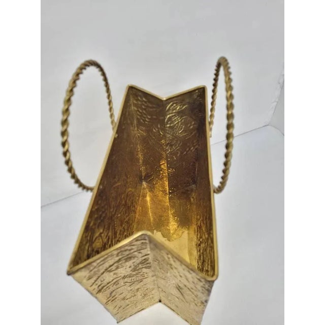 1970s Vintage Brass Embossed Leaves Shopping Bag Magazine Stand For Sale - Image 5 of 10