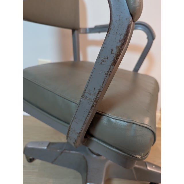 Vintage 1967 Industrial Tanker Desk Chair – Techfab Military Spec For Sale - Image 14 of 16