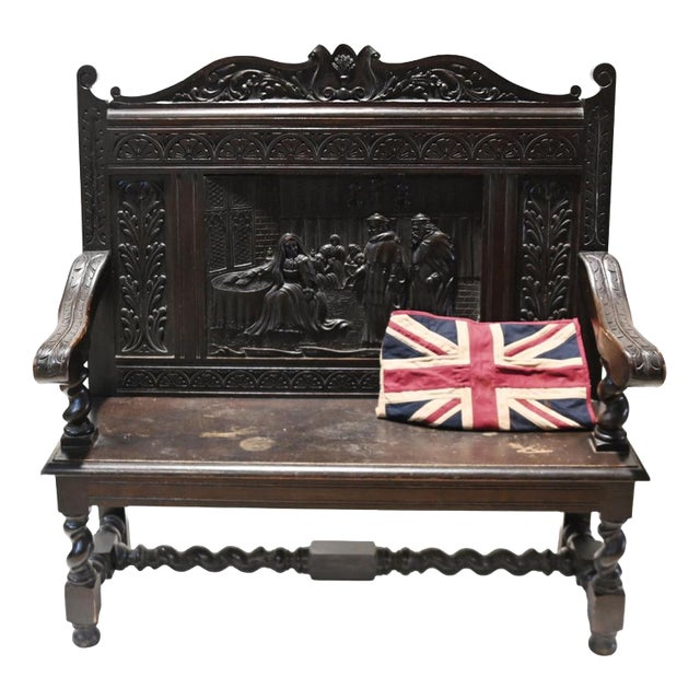 Renaissance Revival Italian Hall Bench Settle in Carved Walnut, 1880 For Sale