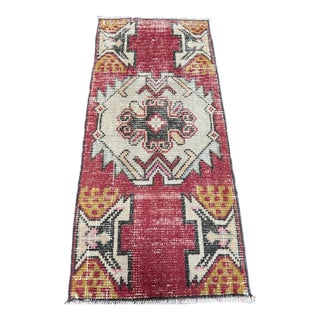 Turkish Yastik Rug 1'5" x 3' For Sale