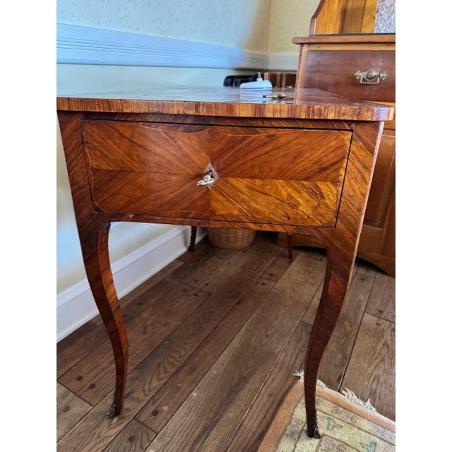 Late 19th-Century French Is Louis XV-Style Marquetry Writing Desk or Writing Table For Sale In New York - Image 6 of 15