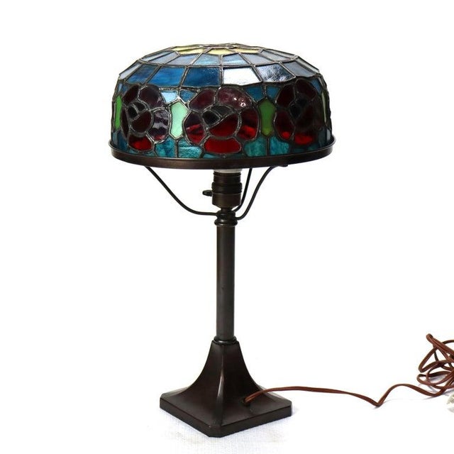 1920s Antique Handel School Floral Leaded Stained Glass & Bronze Table Lamp C1920 For Sale - Image 5 of 12