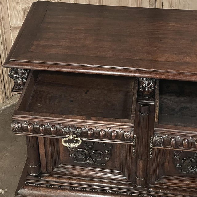Antique 19th Century French Renaissance Revival Walnut Buffet For Sale In Dallas - Image 6 of 18