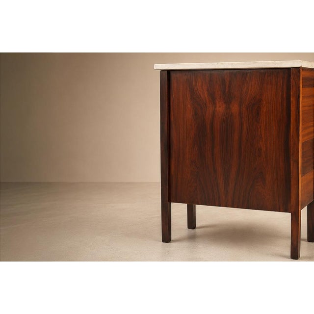Sergio Rodrigues "Marquesa" Chest of Drawers in Rosewood With Marble Top — Oca, Brazil, C. 1965 For Sale - Image 15 of 18