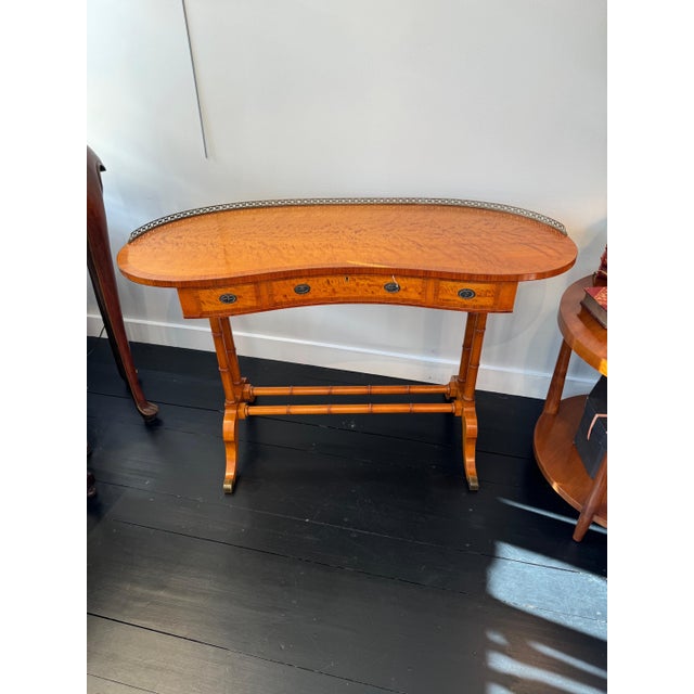 Mid 19th Century French Satinwood Writing Table / Desk For Sale - Image 5 of 8